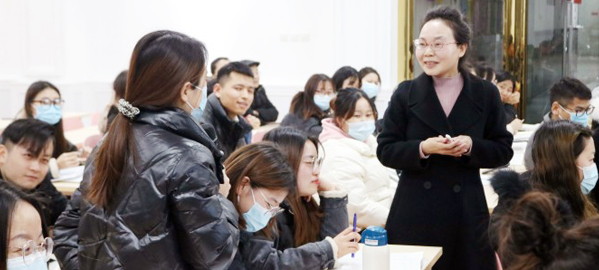 兴平 专家指导+名师授课+培优补弱+日清月结的教学模式