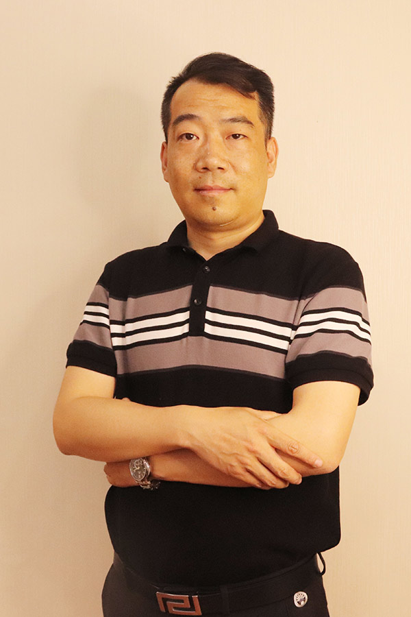 兴平冯少坤 本科学历,毕业于陕西师范大学
